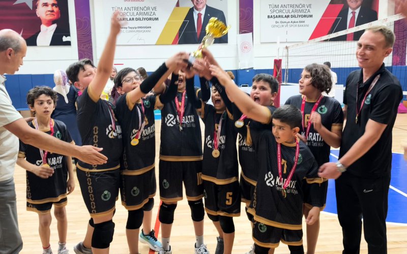 u11-erkek-voleybol-takimi-namaglup-konya-sampiyonu-oldu-3-1.jpg