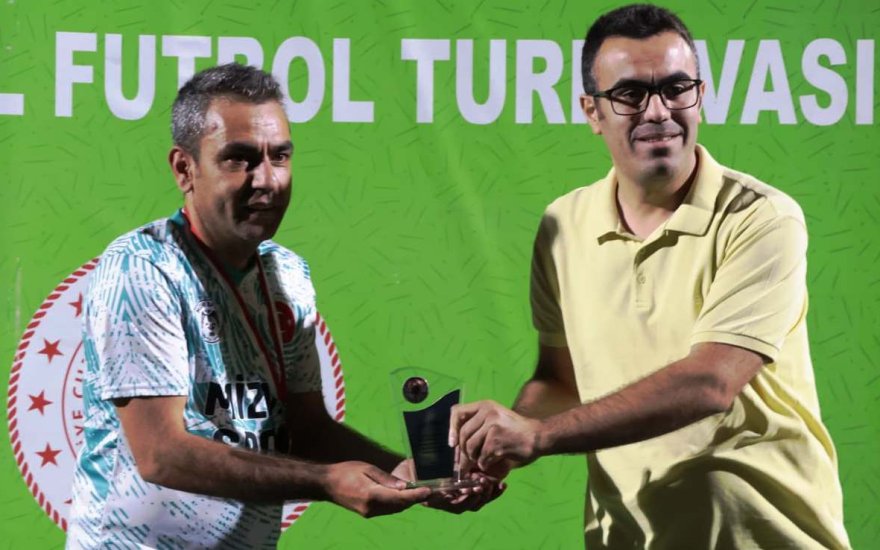 konyada-15-temmuz-ruhu-sahaya-yansidi-geleneksel-futbol-turnuvasinda-sampiyon-belli-oldu-001.jpeg