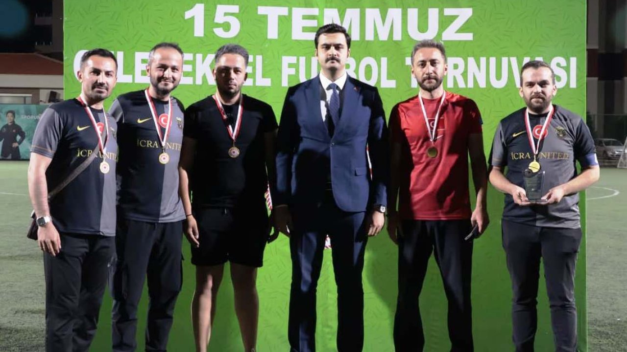 konyada-15-temmuz-ruhu-sahaya-yansidi-geleneksel-futbol-turnuvasinda-sampiyon-belli-oldu.jpeg