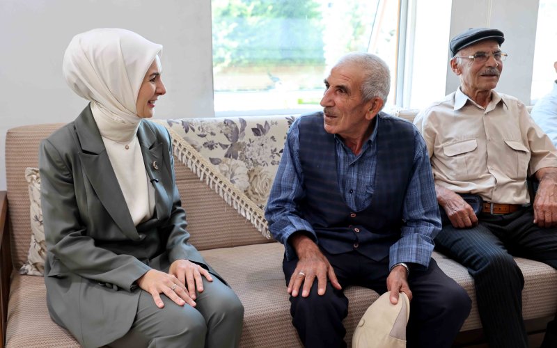 bakan-goktas-karatay-belediyesi-celebi-mahalle-konaginda-buyuklerle-bulustu-4.jpg