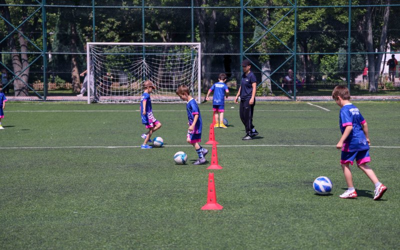 baskan-kavus-yaz-spor-okulunda-cocuklarin-heyecanina-ortak-oldu-003.jpg