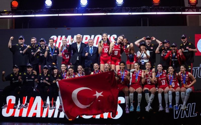 a-milli-kadin-voleybol-takimi-002.jpg