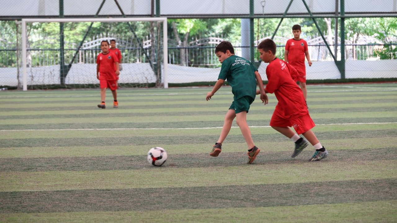 5-geleneksel-camiler-ve-kuran-kurslari-arasi-futbol-turnuvasi-basladi-2-jpg-1500.jpg