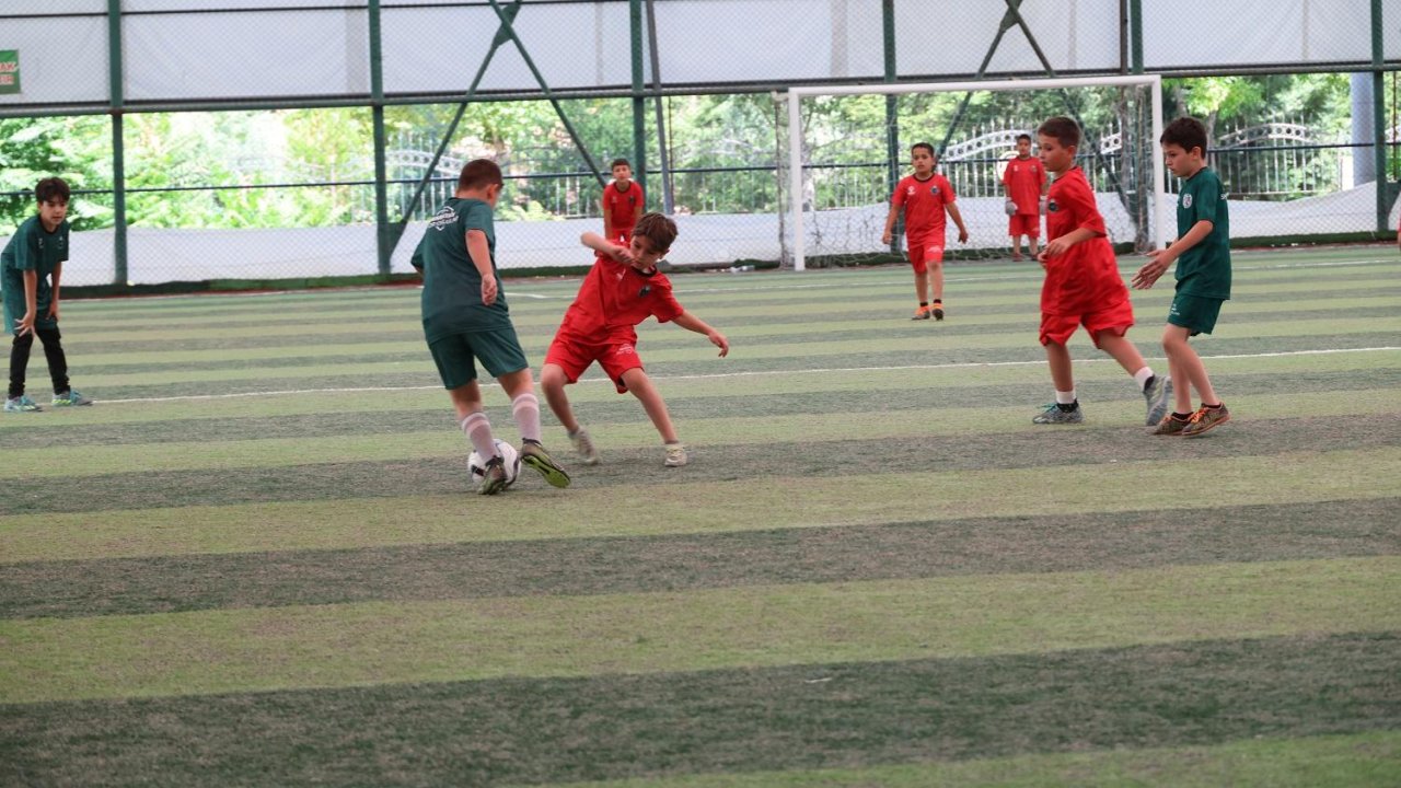 5-geleneksel-camiler-ve-kuran-kurslari-arasi-futbol-turnuvasi-basladi-3-jpg-1500.jpg