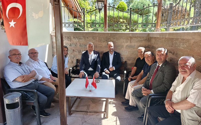 iyi-partiden-turkiye-harp-malulu-gaziler-sehit-dul-ve-yetimleri-dernegine-ziyaret.jpg