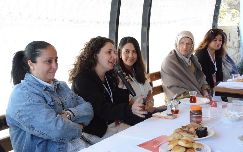 neu-bilim-kafe.jpg