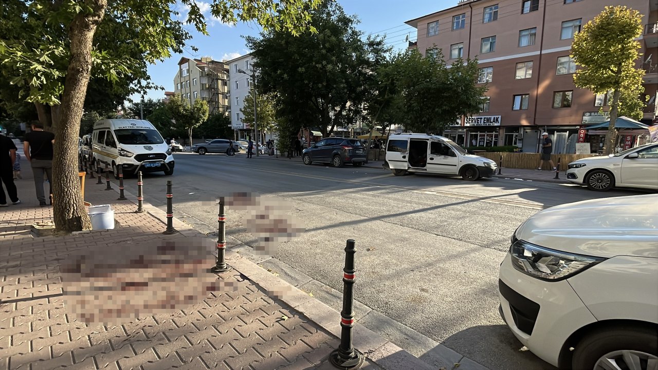 aw765560-05.jpg