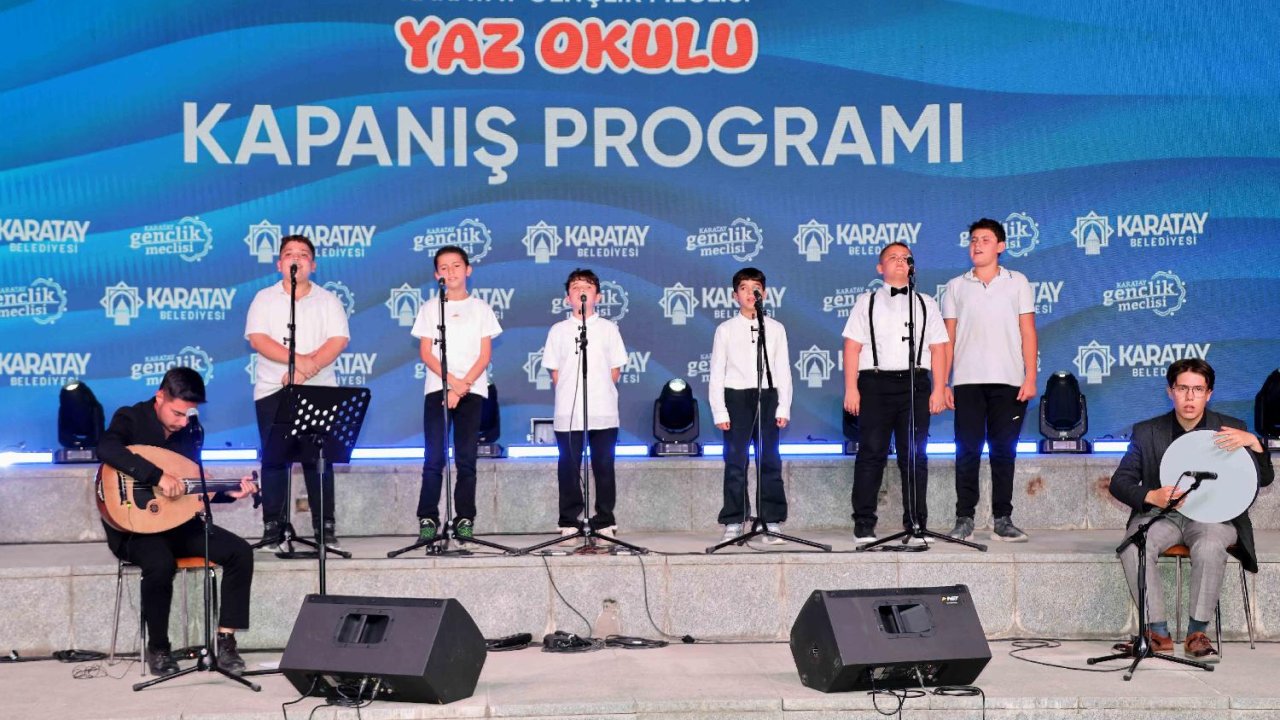genclik-meclisi-yaz-okulu-coskulu-kapanis-programiyla-sona-erdi-7-jpg-1500.jpg