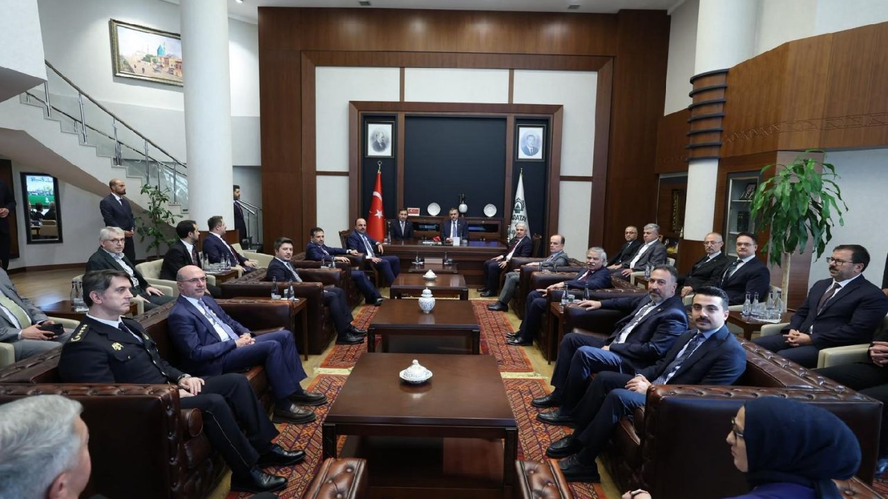 icisleri-bakani-mustafa-ciftci-karatay-belediyesini-ziyaret-etti-1-jpg-1500.jpg