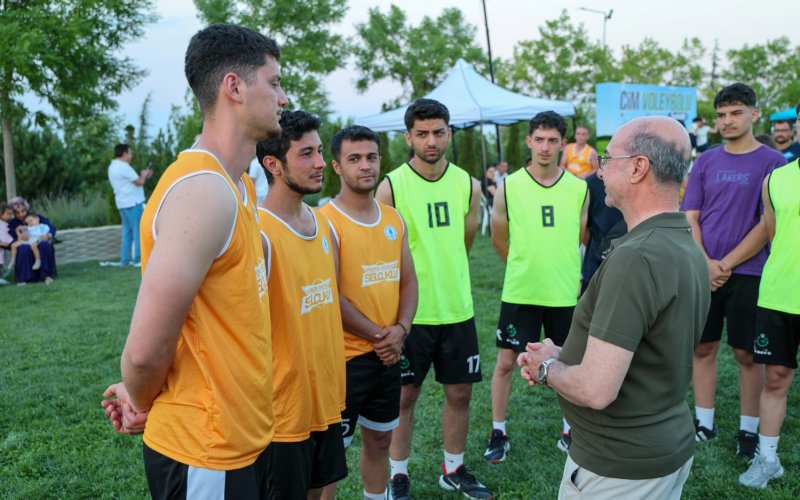 selcuklu-belediyesi-cim-voleybolu-turnuvasi-001.jpg