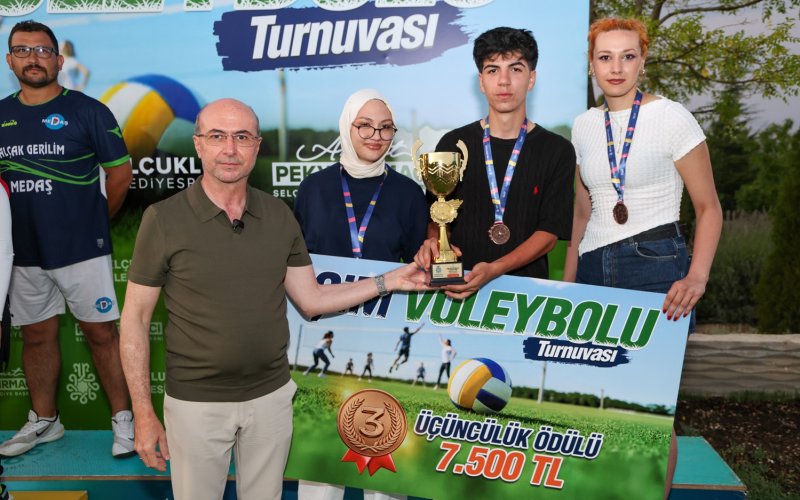 selcuklu-belediyesi-cim-voleybolu-turnuvasi-003.jpg