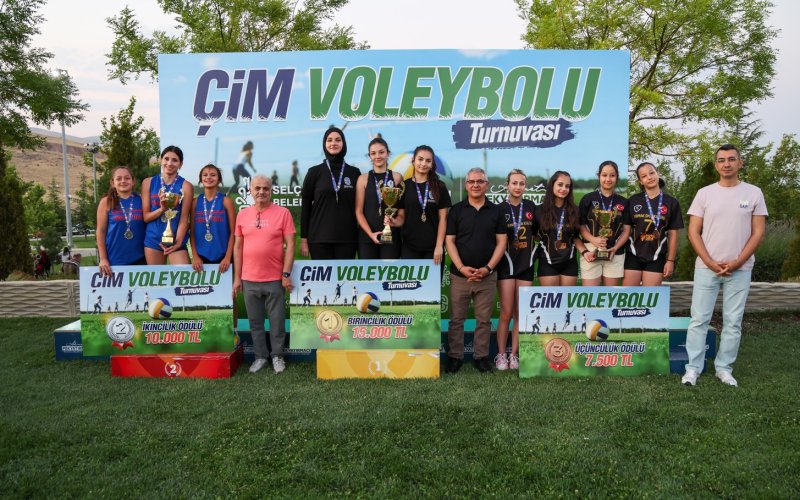 selcuklu-belediyesi-cim-voleybolu-turnuvasi-005.jpg