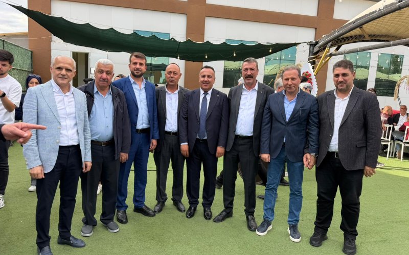 mehmet-unlugul-oglunu-evlendirdi-007.jpeg