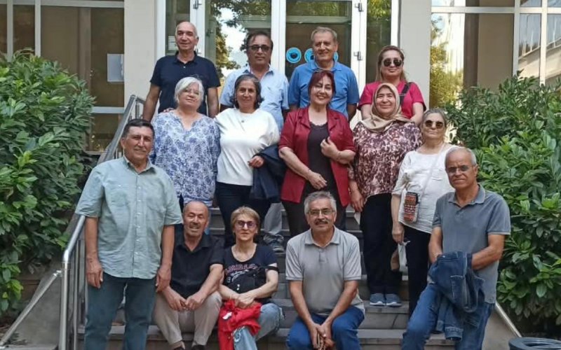 selcuk-universitesi-mezunlari-42-yil-sonra-bulustu-003.jpg