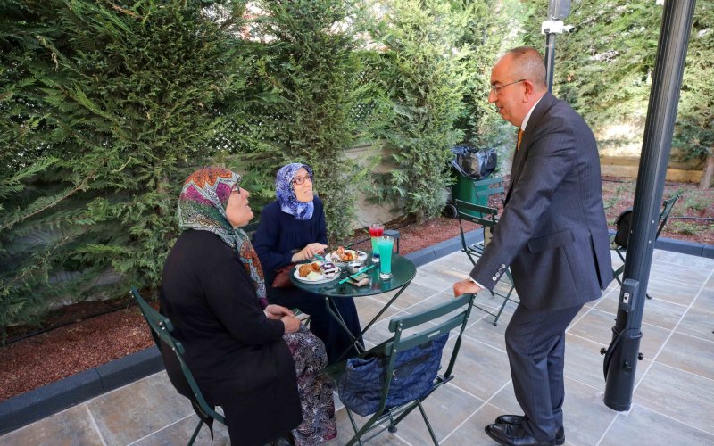 haki-kafe.jpg