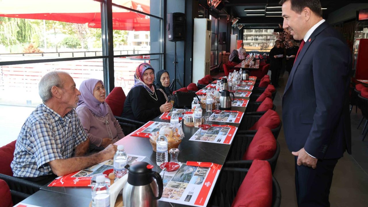 21-eylul-dunya-alzheimer-gununde-farkindalik-icin-bulusuldu-2-jpg-1500.jpg