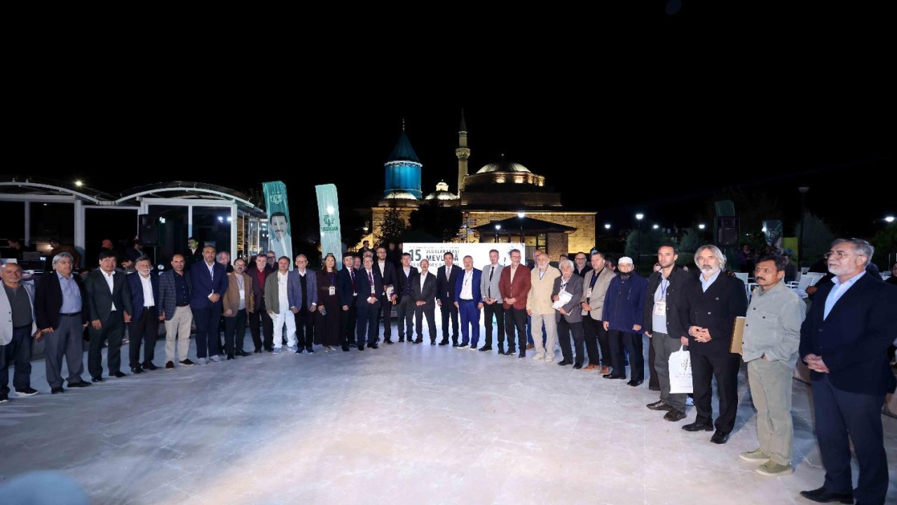 15-uluslararasi-mevlana-siir-soleni-gerceklestirildi-17-jpg-1500.jpg