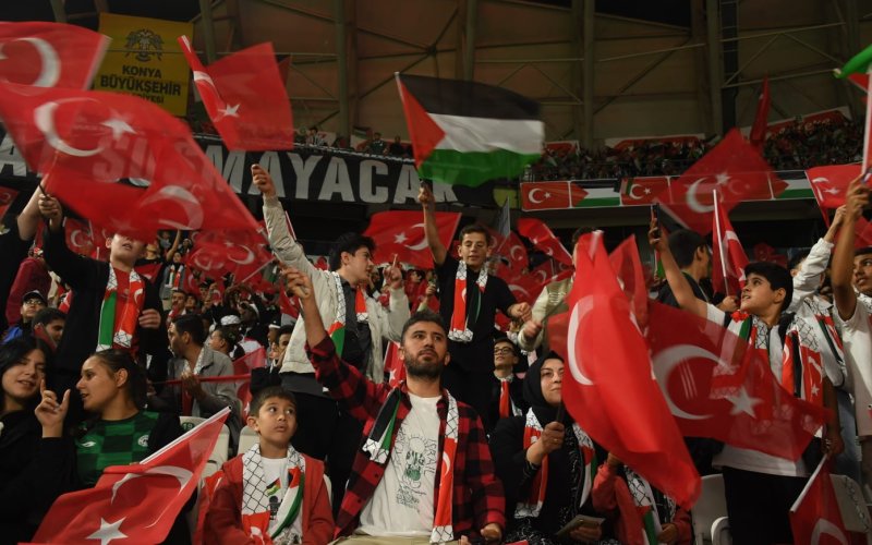 konyada-filistin-icin-tarihi-gece.jpg