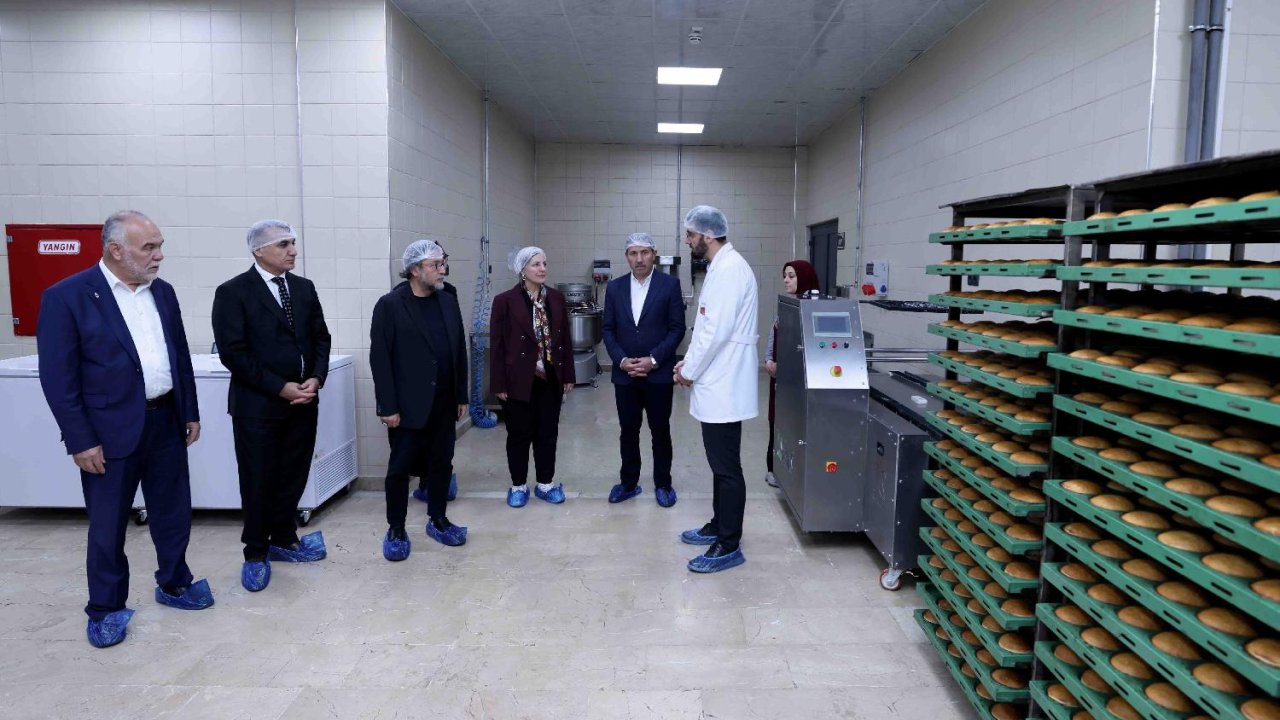 tarim-ve-gida-politikalari-kurulu-uyelerinden-karatay-halk-ekmek-fabrikasina-ziyaret-2-jpg-1500.jpg