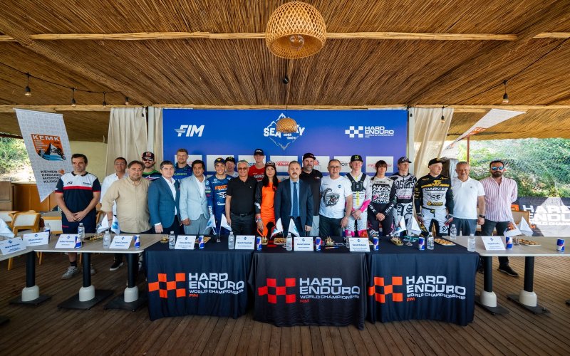 antalya-kemerde-sea-to-sky-enduro-motosiklet-yarisi-heyecani-002.jpeg