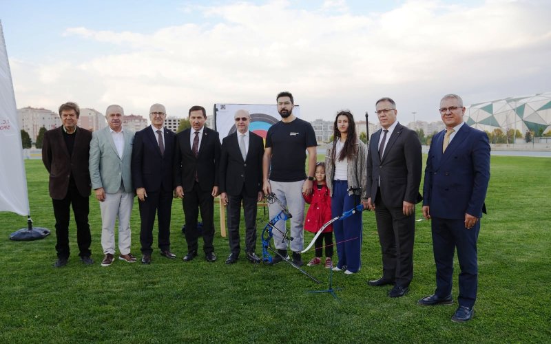 konyada-amator-spor-haftasi-buyuk-coskuyla-basladi-yilin-enleri-odullendirildi-004.jpeg