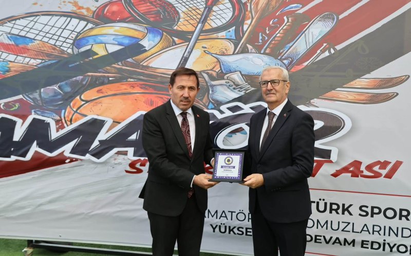 konyada-amator-spor-haftasi-buyuk-coskuyla-basladi-yilin-enleri-odullendirildi-006.jpeg