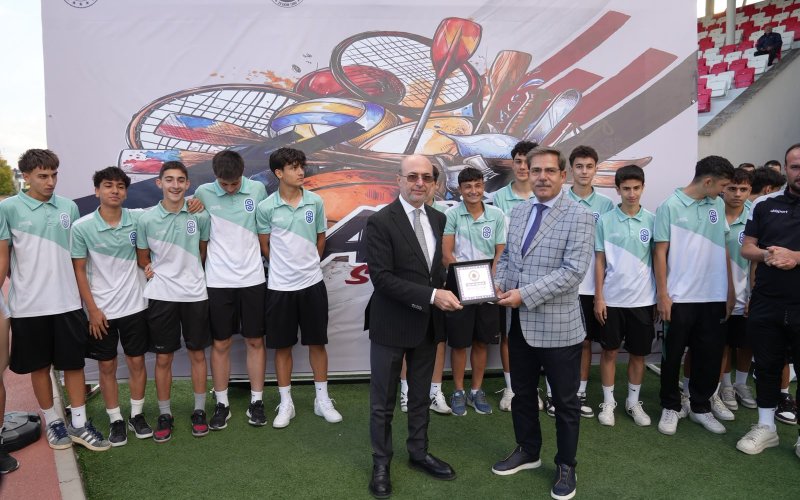 konyada-amator-spor-haftasi-buyuk-coskuyla-basladi-yilin-enleri-odullendirildi-007.jpeg