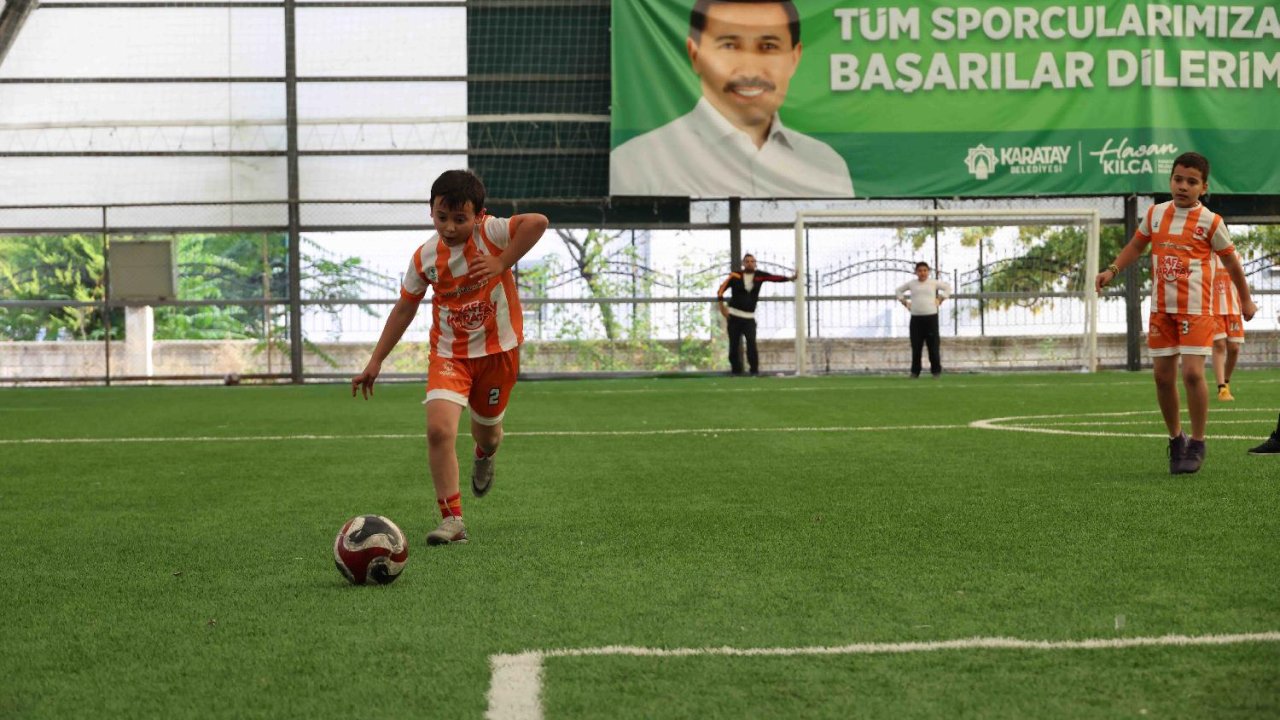 karatayda-geleneksel-ilkokullar-arasi-dostluk-ve-kardeslik-futbol-turnuvasi-basladi-15-jpg-1500.jpg