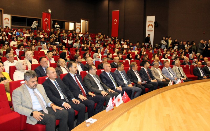kgtude-denetimli-serbestlikte-ailenin-donusturucu-gucu-konusuldu.jpg