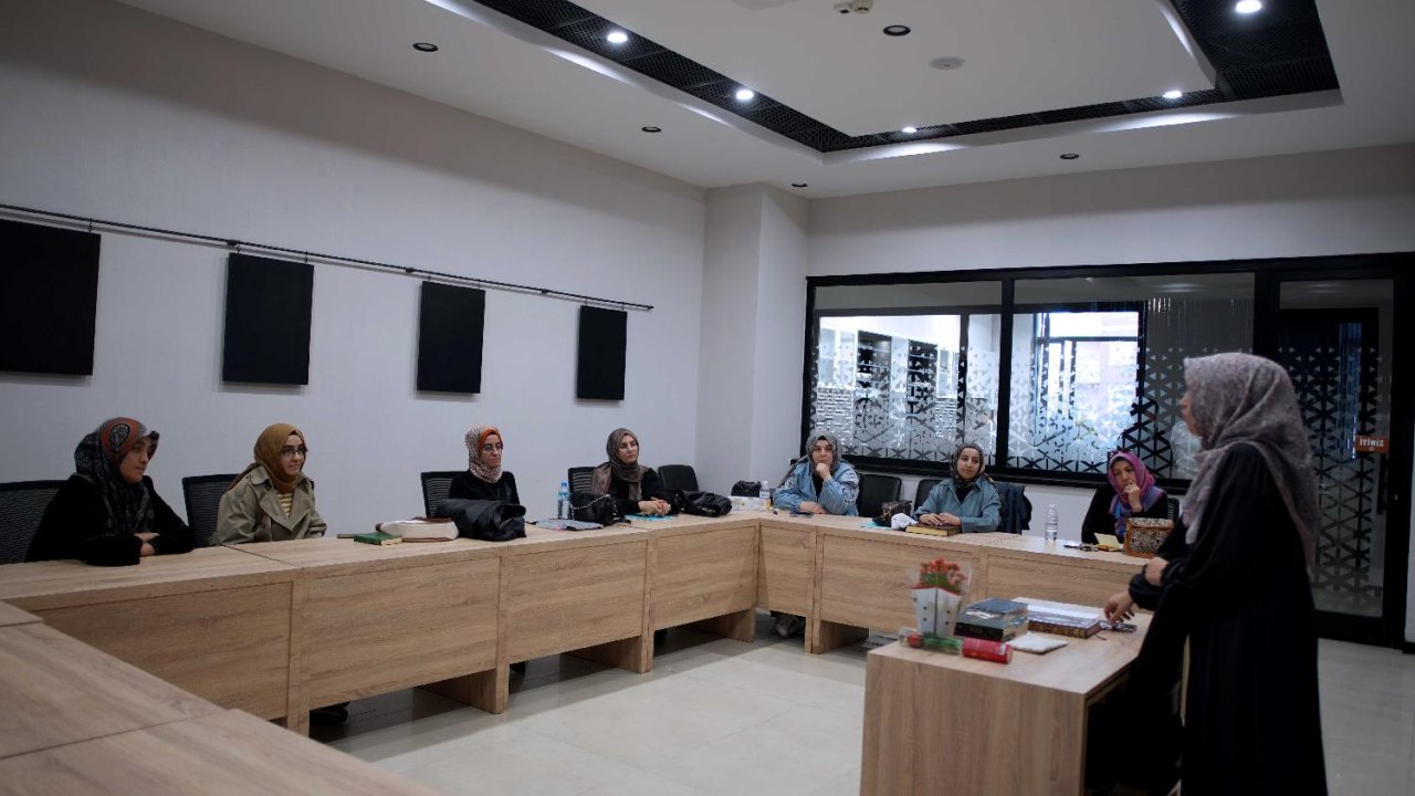 ali-ulvi-kurucu-genclik-merkezi-02.jpg