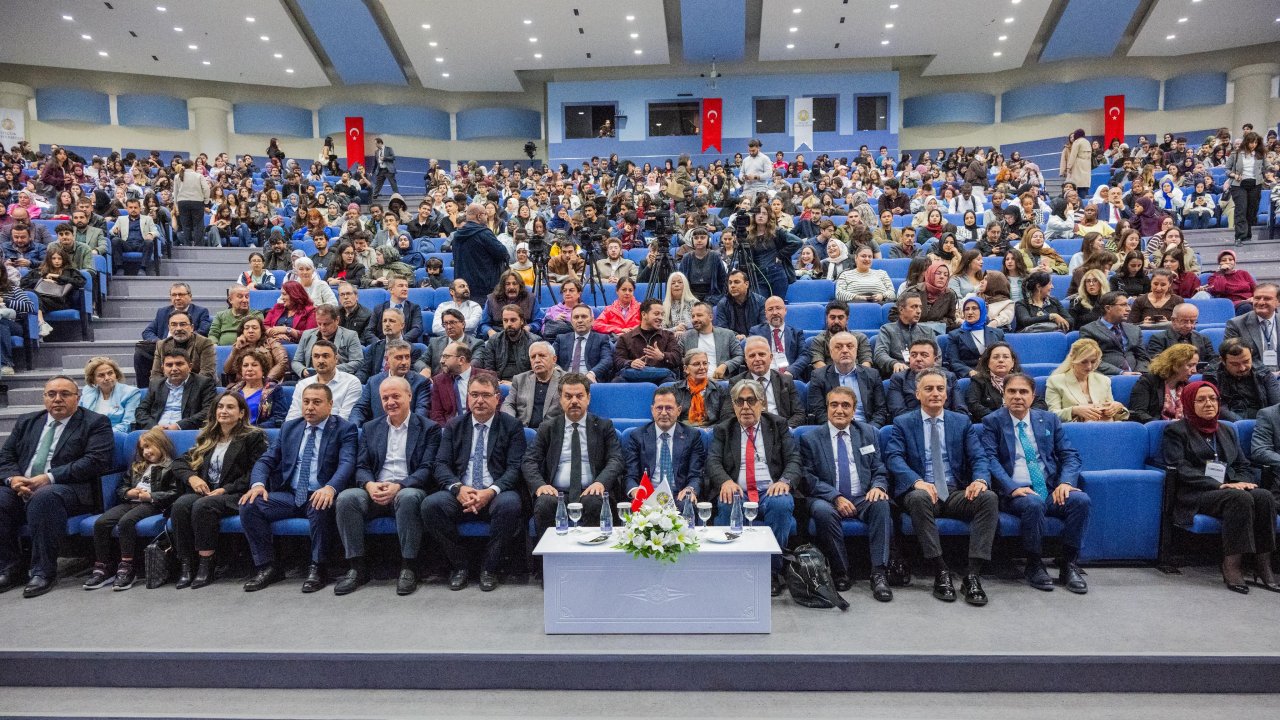 selcuk-universitesinde-uluslararasi-yapay-zeka-konferansi-04.jpg