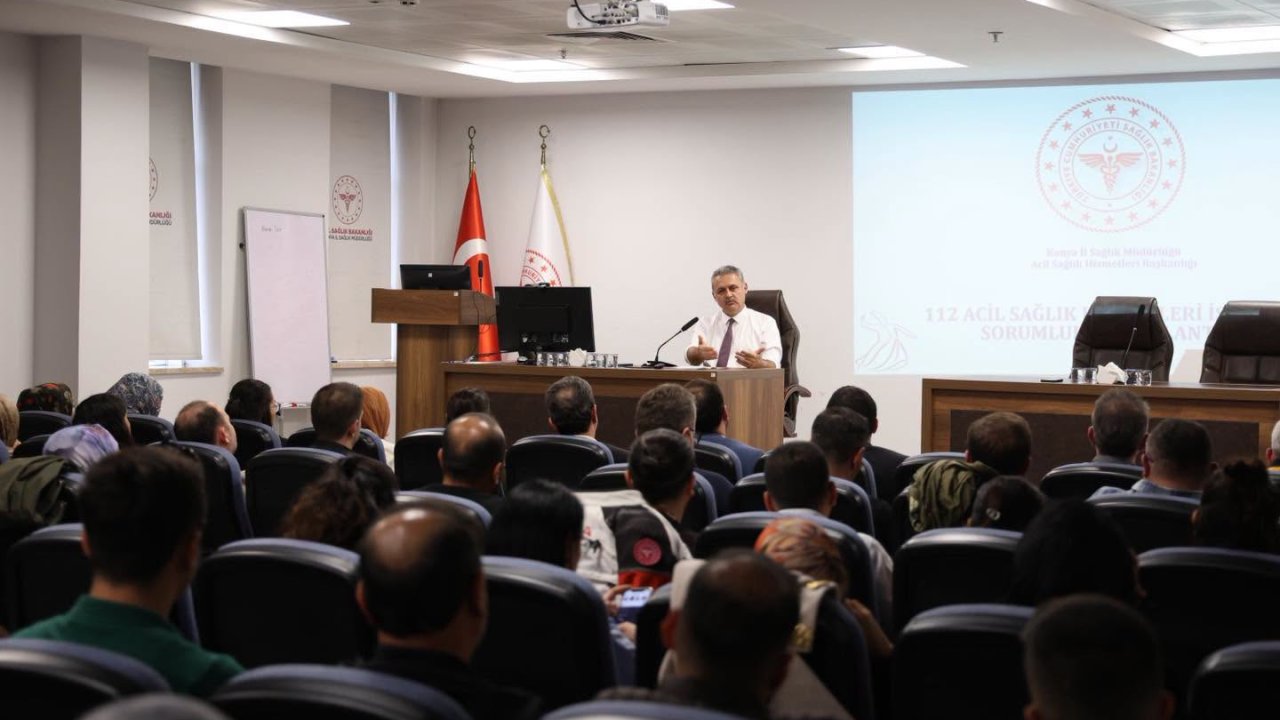 112-acil-saglik-hizmetleri-degerlendirme-toplantisi-gerceklestirildi-02.png