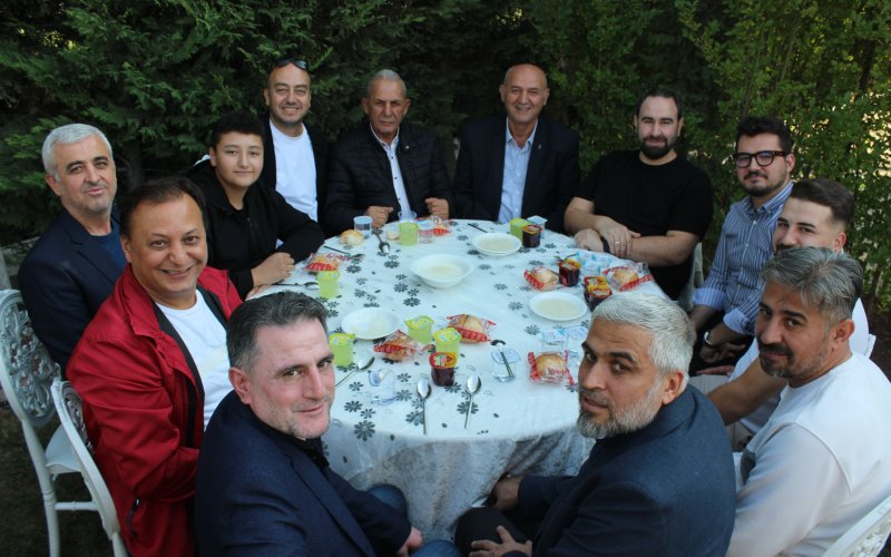 beyza-nur-ile-muhammet-emine-mutluluklar-balta-ve-kuyucu-aileleri-akraba-oldu-001.jpeg
